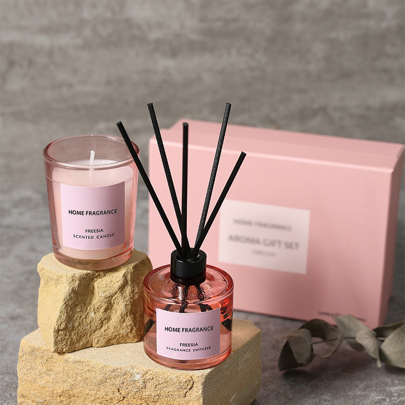 Home Fragrance That Lasts Long - ชุดของขวัญพรีเมียม ประกอบด้วยก้านไม้หอมและเทียนหอม กลิ่นหอมติดทนนาน ใช้เติมได้ เหมาะสำหรับบ้าน สำนักงาน